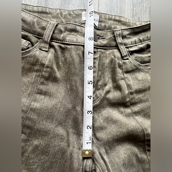 Wash lab cotton poly stretch skinny jeans in a rustic olive color. Size 25 - Picture 8 of 11